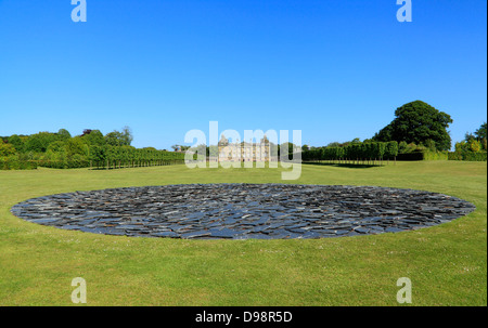 Pleine lune Circle sculpture, par Richard Long. Houghton Hall, Norfolk, England, UK hôtel particulier de style palladien, mansions, Anglais Banque D'Images