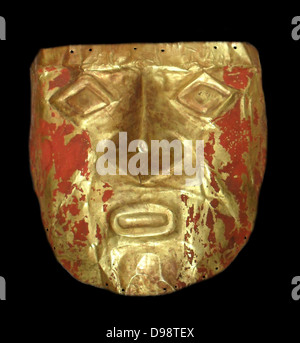 Masque de mort du peuple Moche du Pérou, vers 600-1000 AD. La couleur rouge vermillon est un pigment de roulement du mercure utilisé pour retarder la décomposition de la face. Banque D'Images