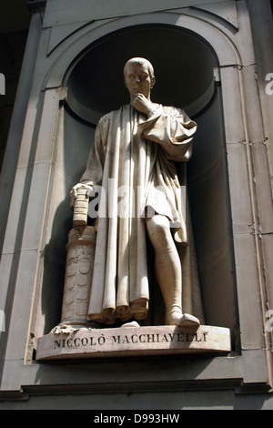 Niccolò Machiavelli (3 mai 1469 - 21 juin 1527) Philosophe et écrivain italien, considéré comme l'un des principaux fondateurs de la science politique moderne. En 1498, après l'éviction et l'exécution de Girolamo Savonarola, le Grand Conseil a élu comme secrétaire Machiavel Banque D'Images