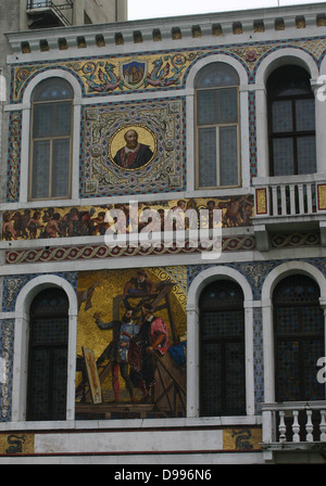 Façade d'une seizième siècle Pallazio sur le Grand Canal à Venise, Italie Banque D'Images