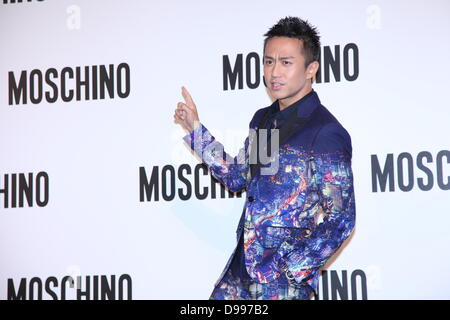 Chao Deng est allé(e) à Moschino Printemps Été Montrer à Shanghai, Chine, le jeudi 13 juin, 2013. Banque D'Images