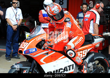 Catalunya, Espagne. 14 juin 2013. Nicky Hayden (Ducati team) lors de la séance d'essais libres du Championnat du Monde de Moto GP Catalunya le circuit de course. Credit : Action Plus Sport Images/Alamy Live News Banque D'Images