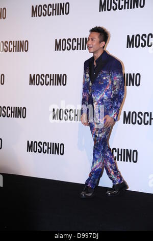 Chao Deng est allé(e) à Moschino Printemps Été Montrer à Shanghai, Chine, le jeudi 13 juin, 2013. Banque D'Images