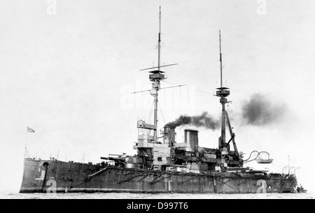 "HMS Victory', pré-dreadnought britannique cuirassé blindé construit 1905-1908 pour la Marine royale. Principalement un bateau à vapeur au charbon, elle a également procédé à l'huile de s'étendre sa gamme. La Marine, Marine Banque D'Images