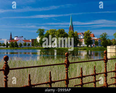 Vieille Ville avec la Cathédrale, Schwerin, Mecklembourg-Poméranie-Occidentale, Allemagne Banque D'Images