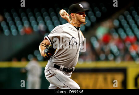 Houston, Texas, États-Unis d'Amérique. 14 Juin, 2013. JUN 14 2013 : Chicago White Sox pitcher Chris Vente # 49 offre un lancer au cours de la MLB baseball match entre les Astros de Houston et les White Sox de Chicago de Minute Maid Park de Houston, TX. Credit : csm/Alamy Live News Banque D'Images