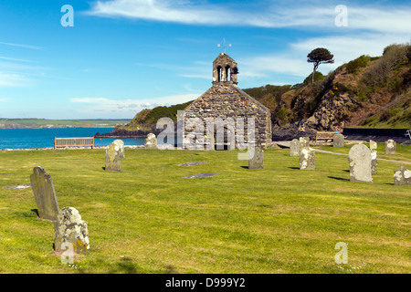 L'église Saint Brynach au MCG Yr Eglwys, Pembrokeshire, Pays de Galles, ruiné par la grande tempête de 1859. Banque D'Images