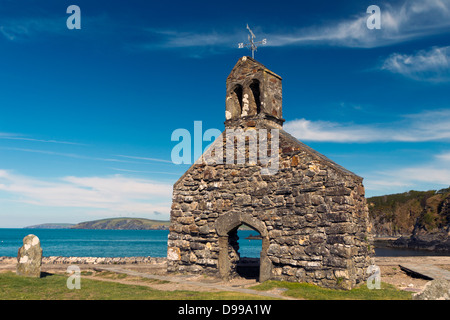 L'église Saint Brynach au MCG Yr Eglwys, Pembrokeshire, Pays de Galles, ruiné par la grande tempête de 1859. Banque D'Images