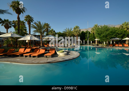 Arrangement de la piscine Riviera Resort & Spa Hotel, Palm Springs, Californie, États-Unis d'Amérique, USA Banque D'Images