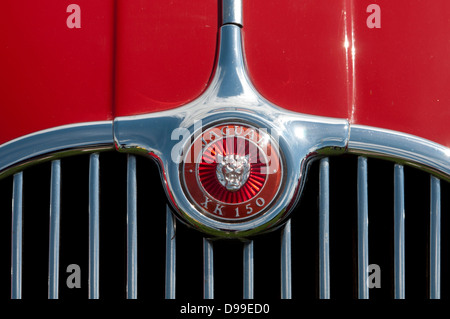 Jaguar XK150 badge voiture Banque D'Images