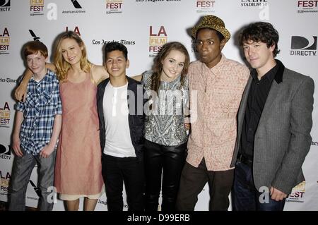 Los Angeles, CA. 14 Juin, 2013. Alex Calloway, Brea Larson, Kevin Hernandez, Kaitlyn Dever, Keith Stanfield, John Gallagher Jr., arrivées à court terme pour une première mondiale à la 12 LA FILM FEST, Regal Cinemas L.A. Vivre, Los Angeles, CA, 14 juin 2013. Crédit : Michael Germana/Everett Collection/Alamy Live News Banque D'Images