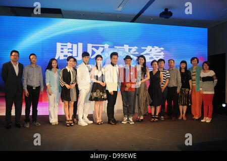 Hawick Lau et Roger Kwok est allé(e) à l'activité de télévision détenus par youku et Tudou à Shanghai, Chine, le jeudi 13 juin, 2013. Banque D'Images