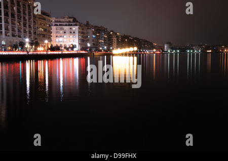 Vue de Thessalonique pendant Noël. Macédoine, Grèce Banque D'Images