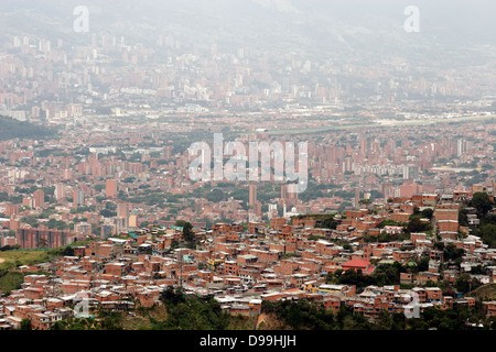 Vue aérienne de Medellin barrios à partir de la télécabine, Medellin, Colombie, Amérique du Sud Banque D'Images