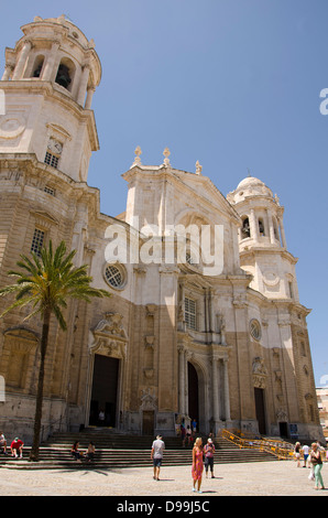 Avant de la cathédrale de Santa Cruz de Cadiz en Andalousie, espagne. Costa de la luz Banque D'Images