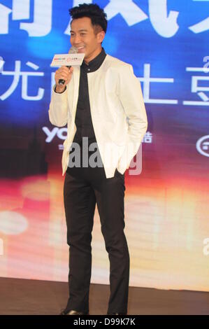 Hawick Lau est allé(e) à l'activité de télévision détenus par youku et Tudou à Shanghai, Chine, le jeudi 13 juin, 2013. Banque D'Images