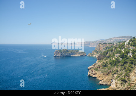 Littoral méditerranéen rocheux autour de Cabo de la Nao, Javea, Espagne Banque D'Images