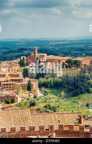 Vue sur les toits de Sienne et la campagne Toscane Banque D'Images