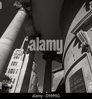 All Souls Church et Broadcasting House, le Langham Place, London UK Banque D'Images