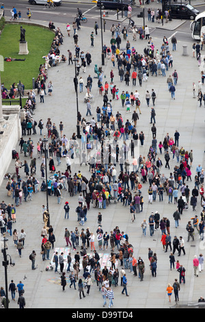 Les foules à Trafalgar Square Londres Vue de dessus Banque D'Images
