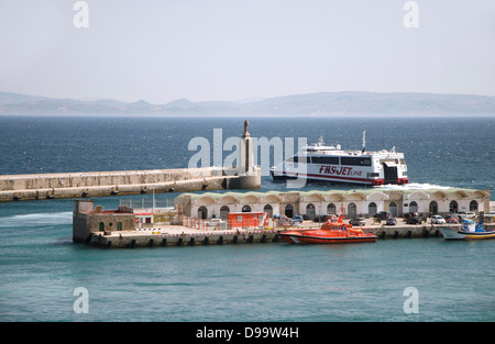 Tarifa Espagne. Ferry partant du port de Tarifa vers Tanger au Maroc. Andalousie, Espagne. Banque D'Images