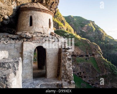 La chapelle du monastère de la grotte en Kvabebi Vanis région Samtskhe-Javakheti de Géorgie, près de la plus célèbre ville de Vardzia Banque D'Images
