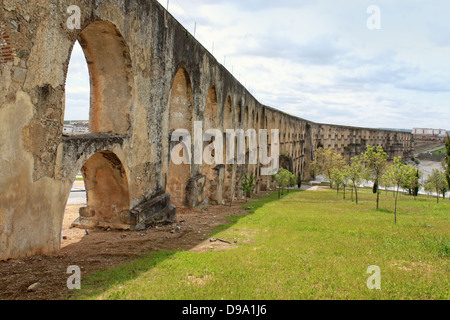 Aqueduc de Elvas, Portugal appelé Aqueduto da Amoreira Banque D'Images