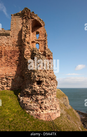 Les ruines du château de Tantallon datant du milieu du siècle 14th, Berwick Nord, Lothian est, Écosse, Royaume-Uni Banque D'Images