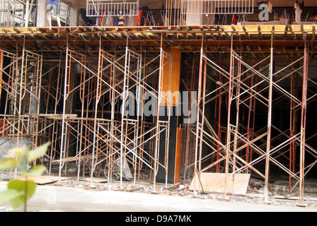 Décorer une maison, construire une étagère, à Shenzhen, Chine. Banque D'Images