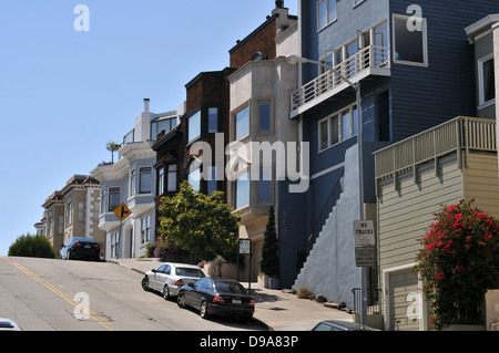 Quartier résidentiel, dans le quartier de Telegraph Hill San Francisco lors d'une journée ensoleillée en été Banque D'Images