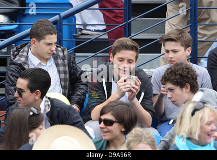 Londres, Royaume-Uni. 16 Juin, 2013. Brooklyn Beckham, le fils de David Beckham footballeur, attendant le début de la finale de l'Aegon Championships le Queen's Club à West Kensington. Credit : Action Plus Sport Images/Alamy Live News Banque D'Images