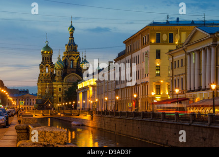 L'église de Notre Sauveur sur le Sang Versé, Saint-Pétersbourg, Russie la nuit Banque D'Images