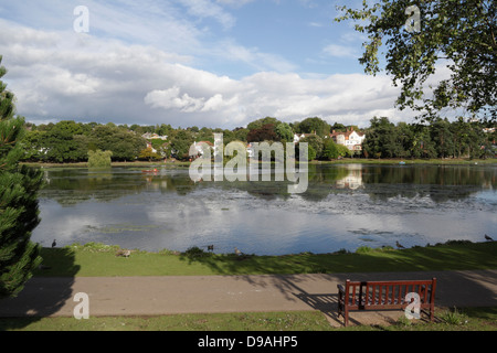 Roath Park Lake à Cardiff au Pays de Galles Banque D'Images