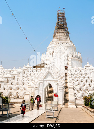 La Pagode Myatheindan Pagode Hsinbyume ou dans la région de Sagaing Mingun Myanmar Birmanie Asie du sud-est Banque D'Images