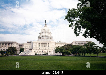 Le bâtiment du Capitole, qui abrite le Sénat et la Chambre des représentants des États-Unis sur le National Mall, Washington DC Banque D'Images