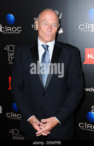 Los Angeles, Californie, USA. 16 Juin, 2013. Corbin Bernsen participant à la 40e édition annuelle des Prix Daytime Emmy.tenue à l'hôtel Beverly Hilton à Beverly Hills, Californie le 16 juin 2013. 2013.(Image Crédit : © D. Long/Globe Photos/ZUMAPRESS.com) Banque D'Images