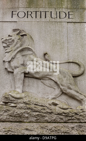 Le lion britannique Fortitude statue de pierre Edith Cavell Memorial Statue Banque D'Images