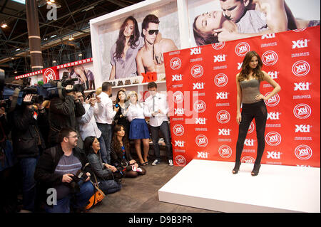 Irina Shayk Le lancement de la "collection" 2011-2012 Xti Madrid, Espagne - 14.03.11 *** Banque D'Images