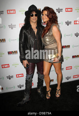 Barre oblique et Perla Ferrar EMI Music 2012 Grammy Awards a eu lieu au Capitol Records Hollywood, Californie - 12.02.12 Banque D'Images