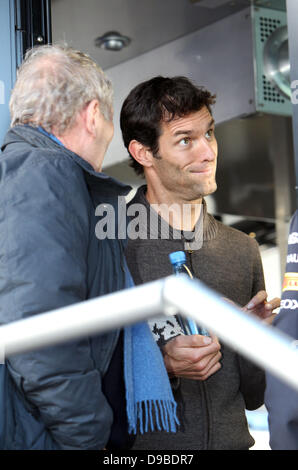 Mark Webber, de l'Australie, l'Australie, le Team Red Bull F1 parle à M. Helmut Marko F1 - Formule 1 - Essais Piste Jerez, Espagne - 09.02.12 *** Banque D'Images