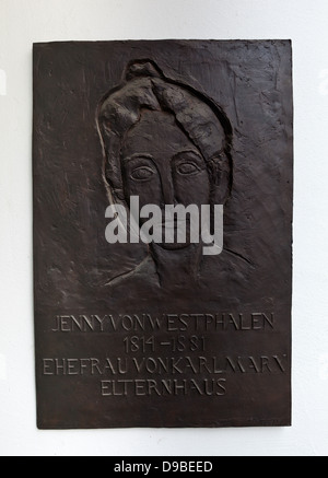 Trèves/ Treves : Plaque à la maison des parents de Jenny von Westphalen, épouse de Karl Marx, Rhénanie-Palatinat, Allemagne, Europe Banque D'Images