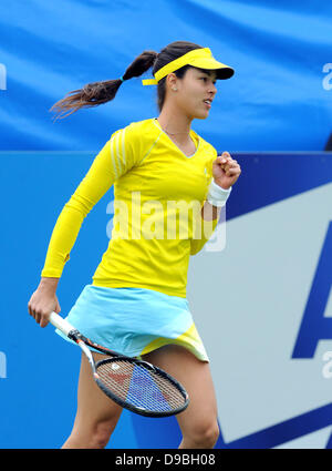 Eastbourne UK 17 juin 2013 - 23 11 de la Serbie en action contre Elena Vesnina de la Russie dans leur match aujourd'hui au Tournoi de Tennis International Aegon à Eastbourne aujourd'hui Banque D'Images