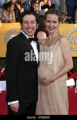 Simon Helberg et femme, Jocelyn Towne La 18e Conférence annuelle des Screen Actors Guild Awards tenue au Shrine Auditorium - Arrivées Los Angeles, Californie - 29.01.12 Banque D'Images