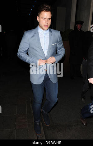 Olly Murs quitte la May Fair Hotel après l'UK Premiere de 'Les Muppets' Londres, Angleterre - 26.01.12 Banque D'Images