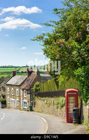 Jolie vue sur la campagne anglaise depuis Norton St Philip village, Somerset, England, UK Banque D'Images