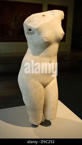 Statue en marbre d'Aphrodite Anadyomene (sèche-contraignant). Le Grec, 3e-2e siècle avant J.-C. ou romaine, au début de l'Impériale, 1er siècle de notre ère. Banque D'Images