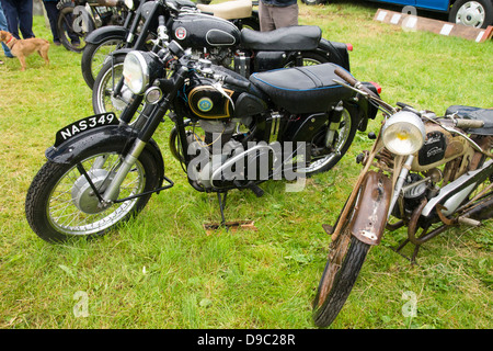 Le 2013 Classic Car Show Moto et château de Berkeley Gloucestershire. AJS Banque D'Images