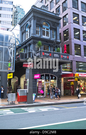 Dh Lambton Quay WELLINGTON NEW ZEALAND Scène de rue de l'Édifice Wellington Banque D'Images