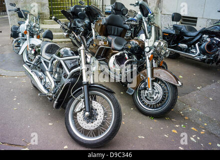 Rouen, France. 15 juin 2013. Motos Harley-Davidson sur un anniversaire weekend à l'Armada de Rouen. Banque D'Images