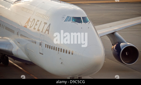 Delta Air Boeing 747-400 à l'aéroport de Narita Banque D'Images